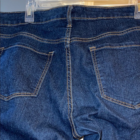 Old Navy Super Skinny Jeans - Picture 4 of 7